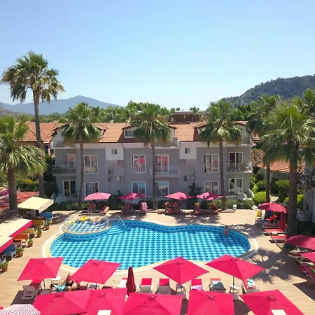 アパートホテル Dolunay ダルヤン